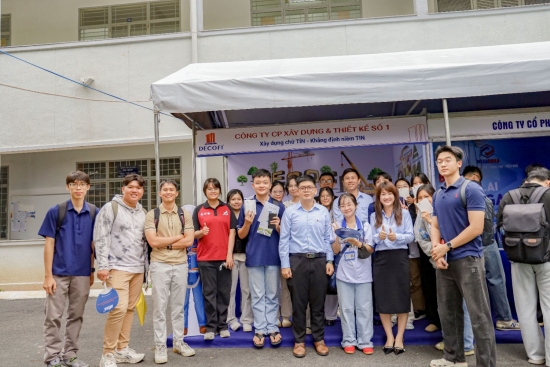 DECOFI ĐỒNG HÀNH CÙNG THẾ HỆ KỸ SƯ TRẺ – TRAO CƠ HỘI NGHỀ NGHIỆP, KIẾN TẠO GIÁ TRỊ TƯƠNG LAI