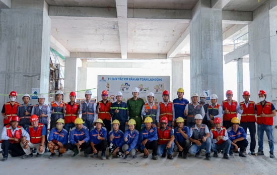 DECOFI TỔ CHỨC TẬP HUẤN PHÒNG CHÁY CHỮA CHÁY TẠI CÔNG TRÌNH CHARM DIAMOND